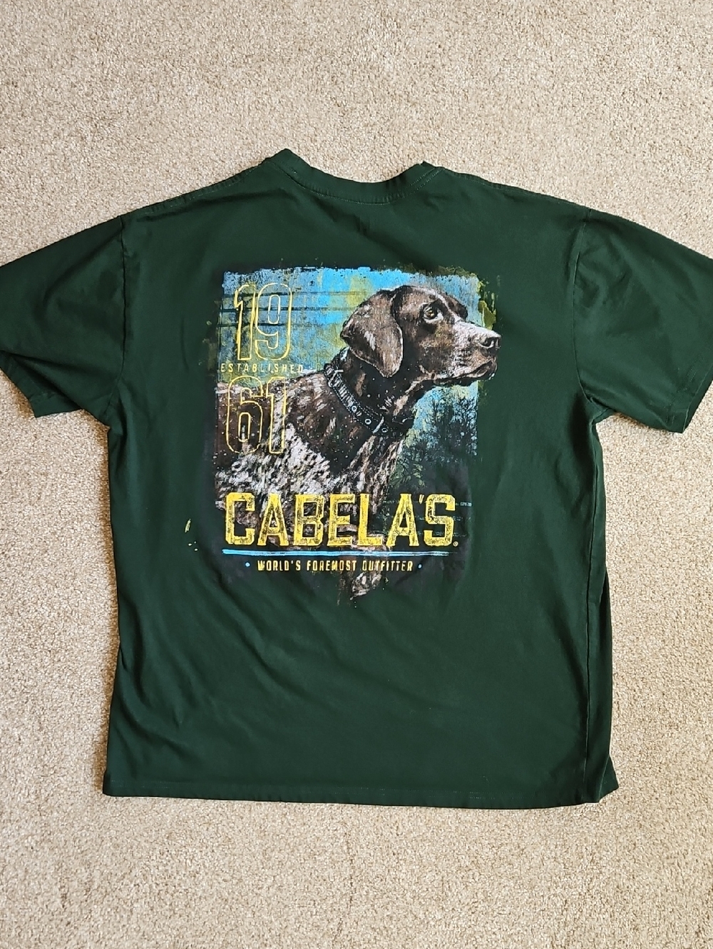 Cabela's Size L Men's Green T‑Shirt with Hunting Dog Graphic and Yellow Logo